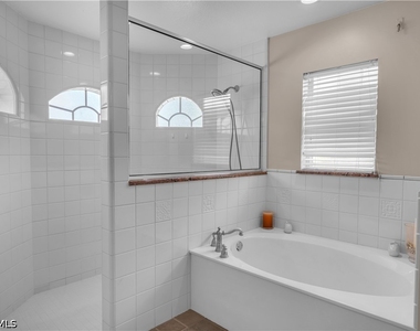 3142 Se 22nd Place - Photo Thumbnail 19