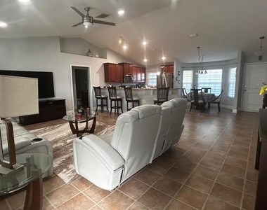 180 Sw Voltair Terrace - Photo Thumbnail 21