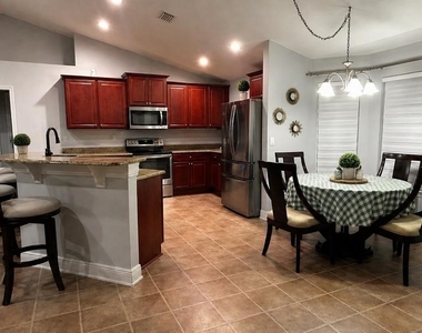 180 Sw Voltair Terrace - Photo Thumbnail 4