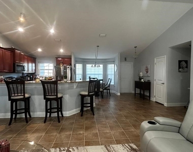 180 Sw Voltair Terrace - Photo Thumbnail 20