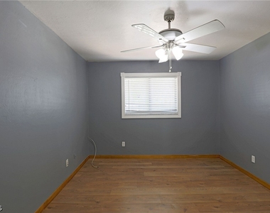 3818 Sw 7th Place - Photo Thumbnail 7