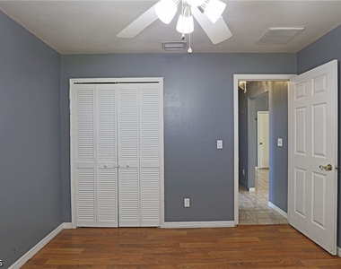 3818 Sw 7th Place - Photo Thumbnail 12