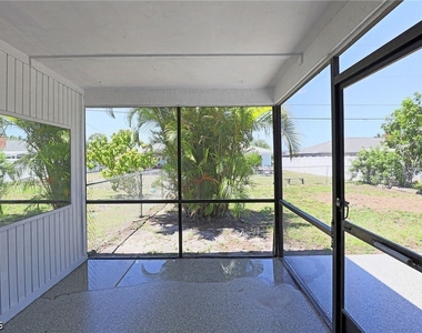 3818 Sw 7th Place - Photo Thumbnail 13