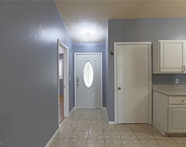 3818 Sw 7th Place - Photo Thumbnail 3