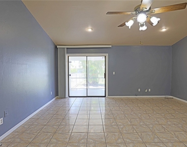 3818 Sw 7th Place - Photo Thumbnail 4