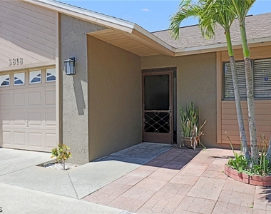 3818 Sw 7th Place - Photo Thumbnail 1