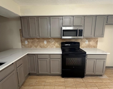 9327 Westacre Place - Photo Thumbnail 1