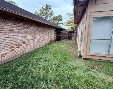 9327 Westacre Place - Photo Thumbnail 6