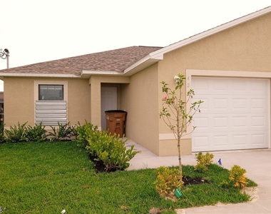 615 Se 6th Terrace - Photo Thumbnail 1