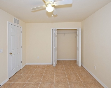 615 Se 6th Terrace - Photo Thumbnail 10