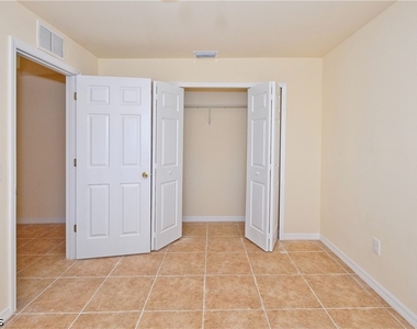 615 Se 6th Terrace - Photo Thumbnail 8