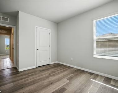 2465 Nw 9th Street - Photo Thumbnail 7