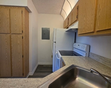 9970 Sailview Court - Photo Thumbnail 10
