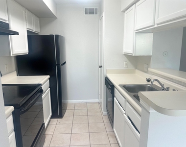 2120 El Paseo Street - Photo Thumbnail 9