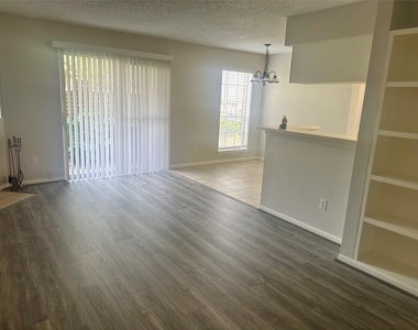 2120 El Paseo Street - Photo Thumbnail 2