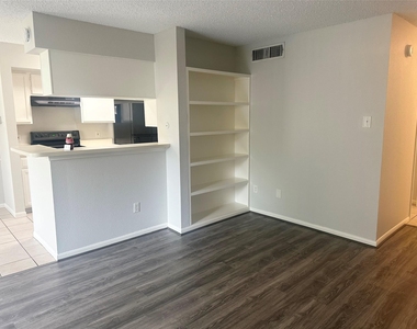 2120 El Paseo Street - Photo Thumbnail 3