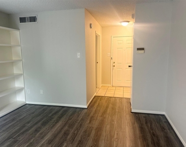 2120 El Paseo Street - Photo Thumbnail 5