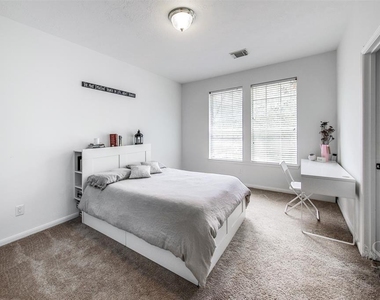 2211 Merrill Hills Circle - Photo Thumbnail 18
