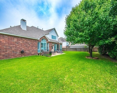 2211 Merrill Hills Circle - Photo Thumbnail 25