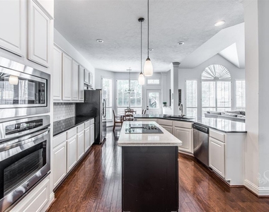 2211 Merrill Hills Circle - Photo Thumbnail 11