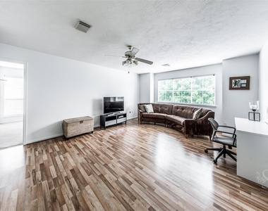 2211 Merrill Hills Circle - Photo Thumbnail 16