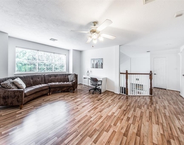 2211 Merrill Hills Circle - Photo Thumbnail 17