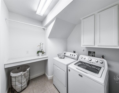 2211 Merrill Hills Circle - Photo Thumbnail 15