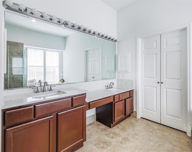 2211 Merrill Hills Circle - Photo Thumbnail 13