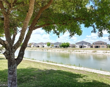 10353 Canal Brook Lane - Photo Thumbnail 8