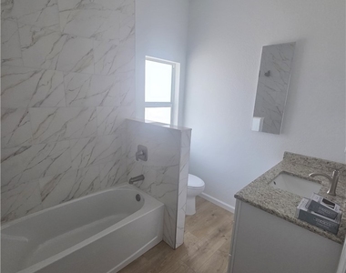 2507 53rd Street Sw - Photo Thumbnail 6