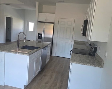 2507 53rd Street Sw - Photo Thumbnail 5