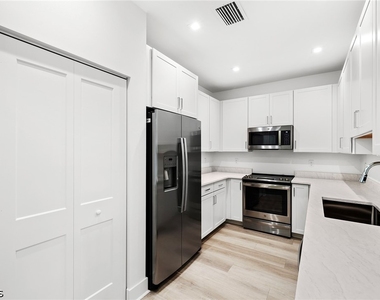13104 Georges Cay Place - Photo Thumbnail 4