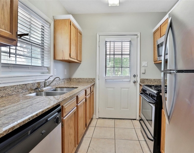 5007 Polk Street - Photo Thumbnail 4