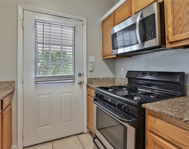 5007 Polk Street - Photo Thumbnail 5