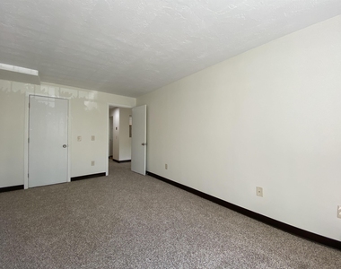 379 Huse - Photo Thumbnail 19