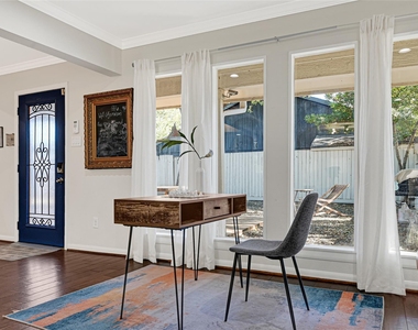 5534 Loch Lomond Drive - Photo Thumbnail 6