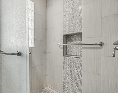 5534 Loch Lomond Drive - Photo Thumbnail 30
