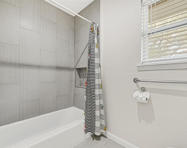 5534 Loch Lomond Drive - Photo Thumbnail 26