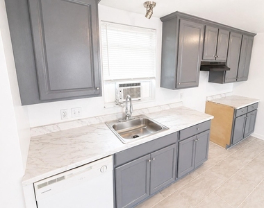 5103 Willow Glen Drive - Photo Thumbnail 9