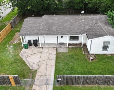 5103 Willow Glen Drive - Photo Thumbnail 2