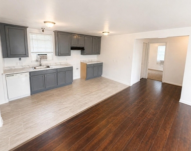 5103 Willow Glen Drive - Photo Thumbnail 7