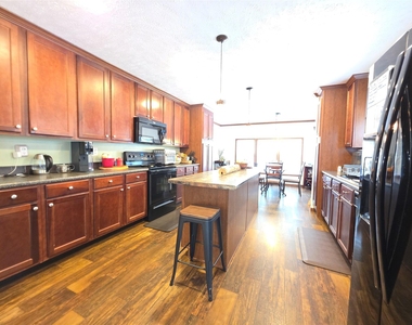 21683 White Oak Drive - Photo Thumbnail 3