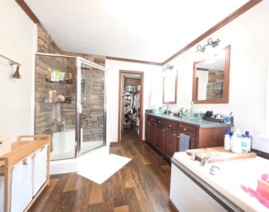 21683 White Oak Drive - Photo Thumbnail 8