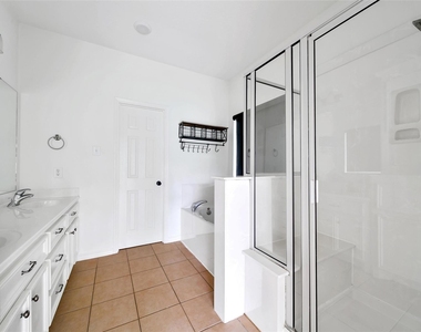 15575 Kitty Hawk Drive - Photo Thumbnail 20