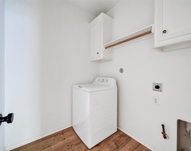 15575 Kitty Hawk Drive - Photo Thumbnail 29