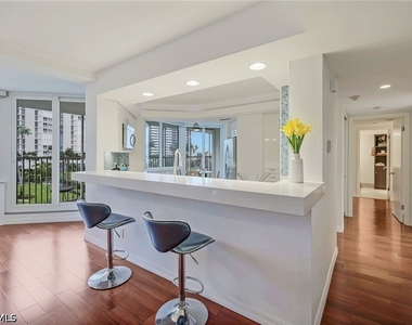 4041 Gulf Shore Boulevard N - Photo Thumbnail 9