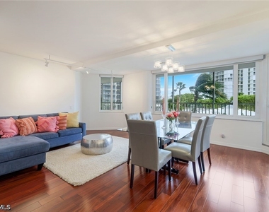 4041 Gulf Shore Boulevard N - Photo Thumbnail 3