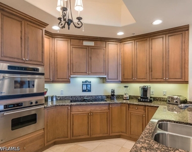 2728 Tiburon Boulevard E - Photo Thumbnail 11