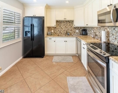 581 Teryl Road - Photo Thumbnail 9