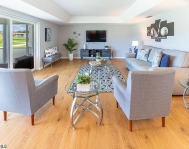 581 Teryl Road - Photo Thumbnail 4